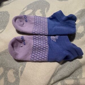Bombas Blue and Purple size medium low Socks NWOT